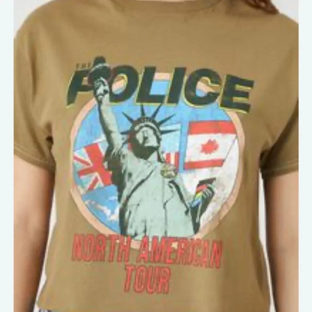 🏁The Police North American Tour 2013 T-shirt cropped
S/M - Picture 3 of 9